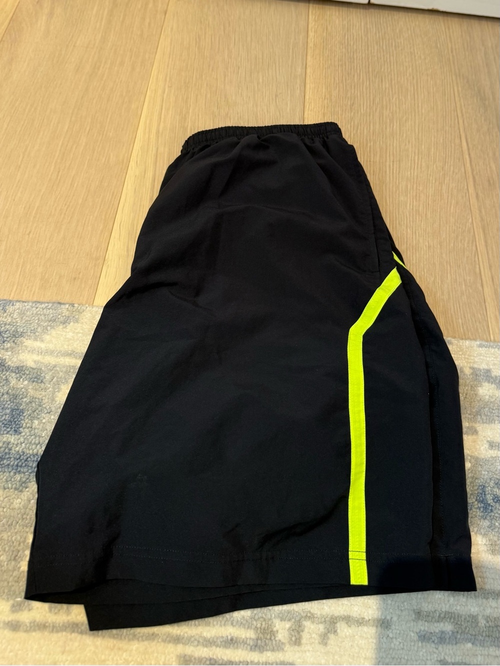 Under Armour Men’s Black Athletic Shorts with Neon Yellow Trim - Picture 6 of 6